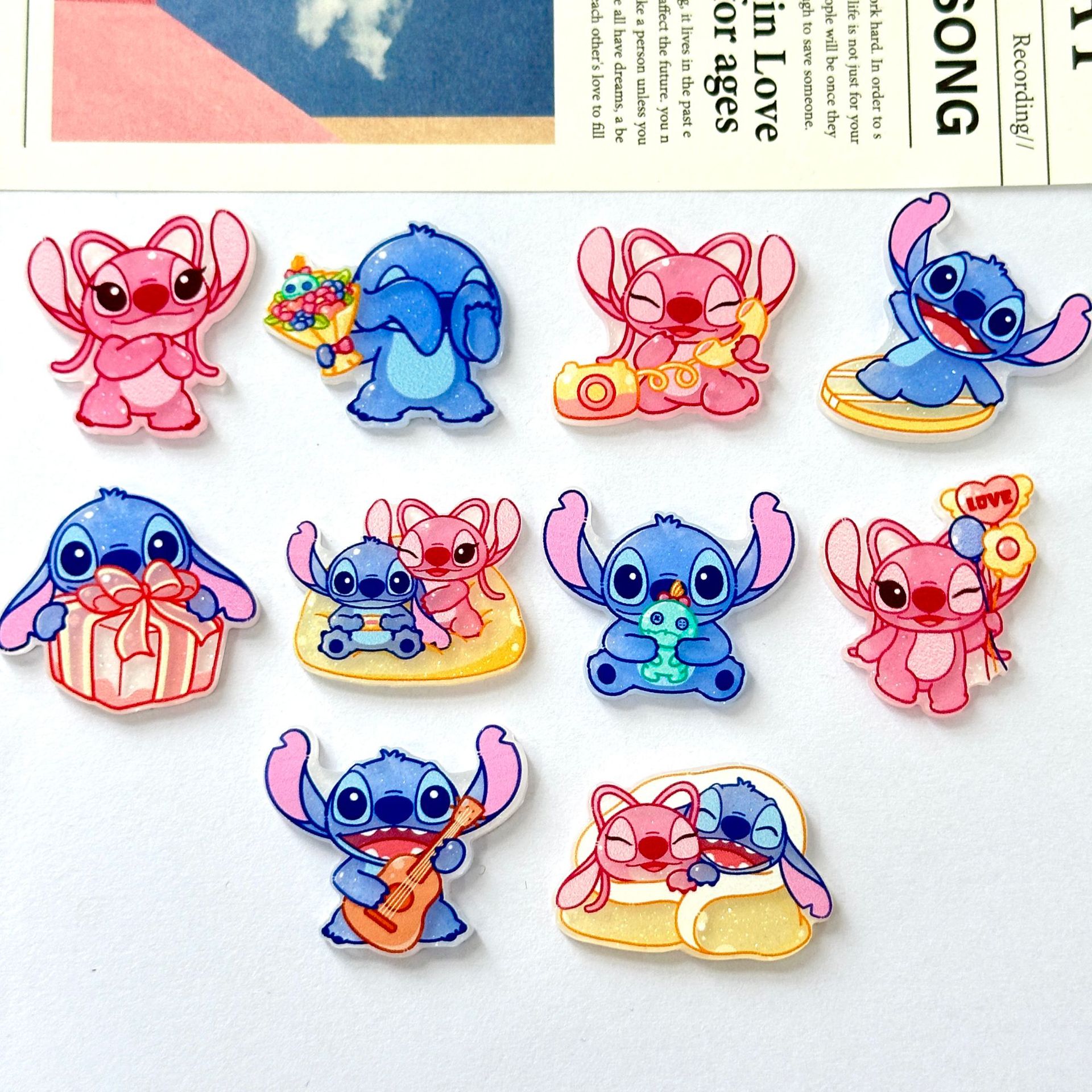 卡通可爱动漫史迪仔周边亚克力胸针创意搞怪包包装饰贴片挂件配件产品图