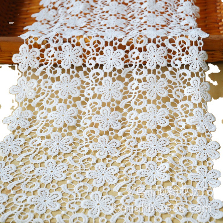 A 15-yard white milk silk lace barcode with a width of 30 centimeters is available in stock Item Picture