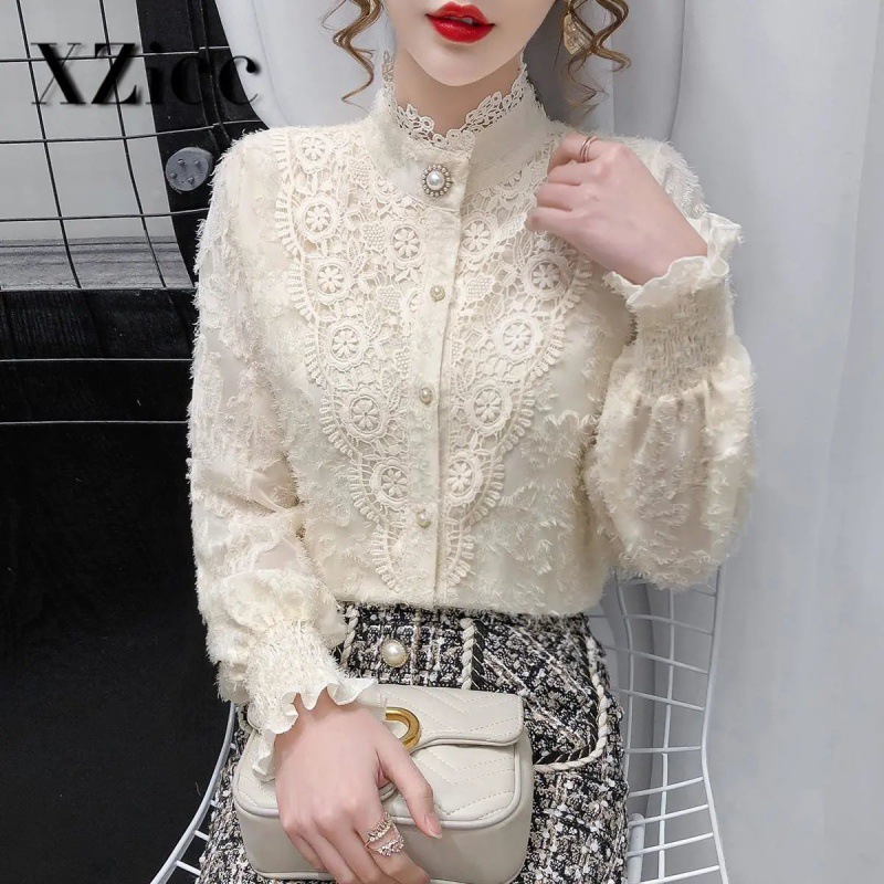 The new versatile base layer top for autumn and winter 2022 is a stylish women's shirt with thickened velvet and lace Specification image