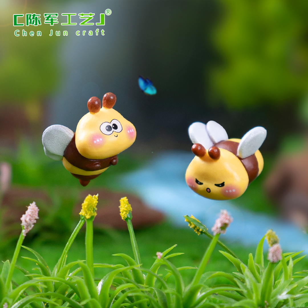 Cross-border new products: Creative and cute little bee figurines, diy garden landscaping, decorative hanging accessories, micro-landscape small ornaments Specification image