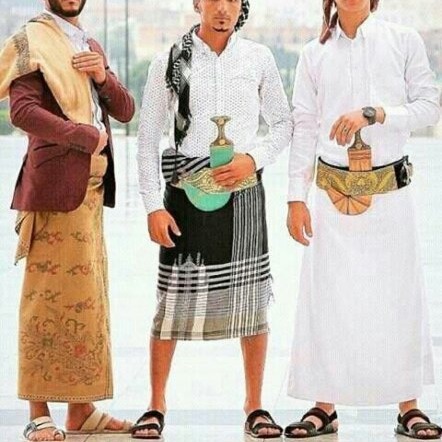 ويتم بيع المئزر اليمني على نطاق واسع في مصانع دبي عبر الحدود في الشرق الأوسط التي ترتدي عمامة عربية