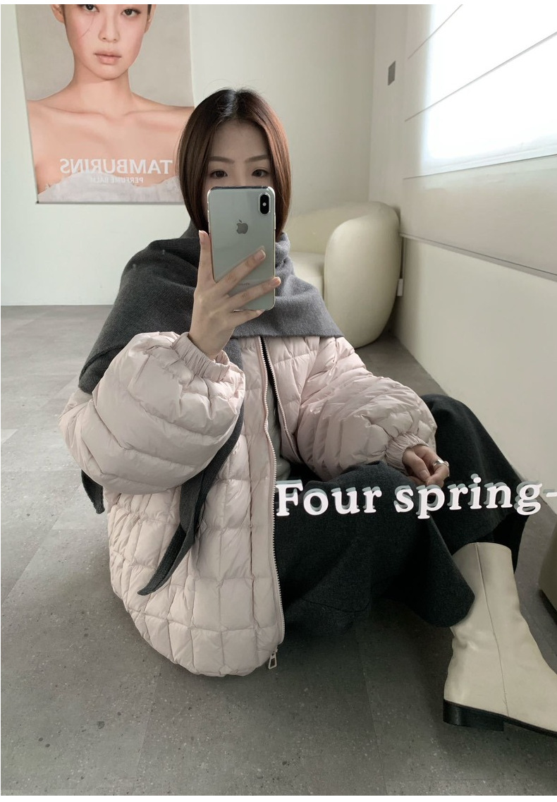 A new 2025 winter Korean-style lantern-sleeved checkered down jacket for women, featuring a unique and lightweight design pic 15