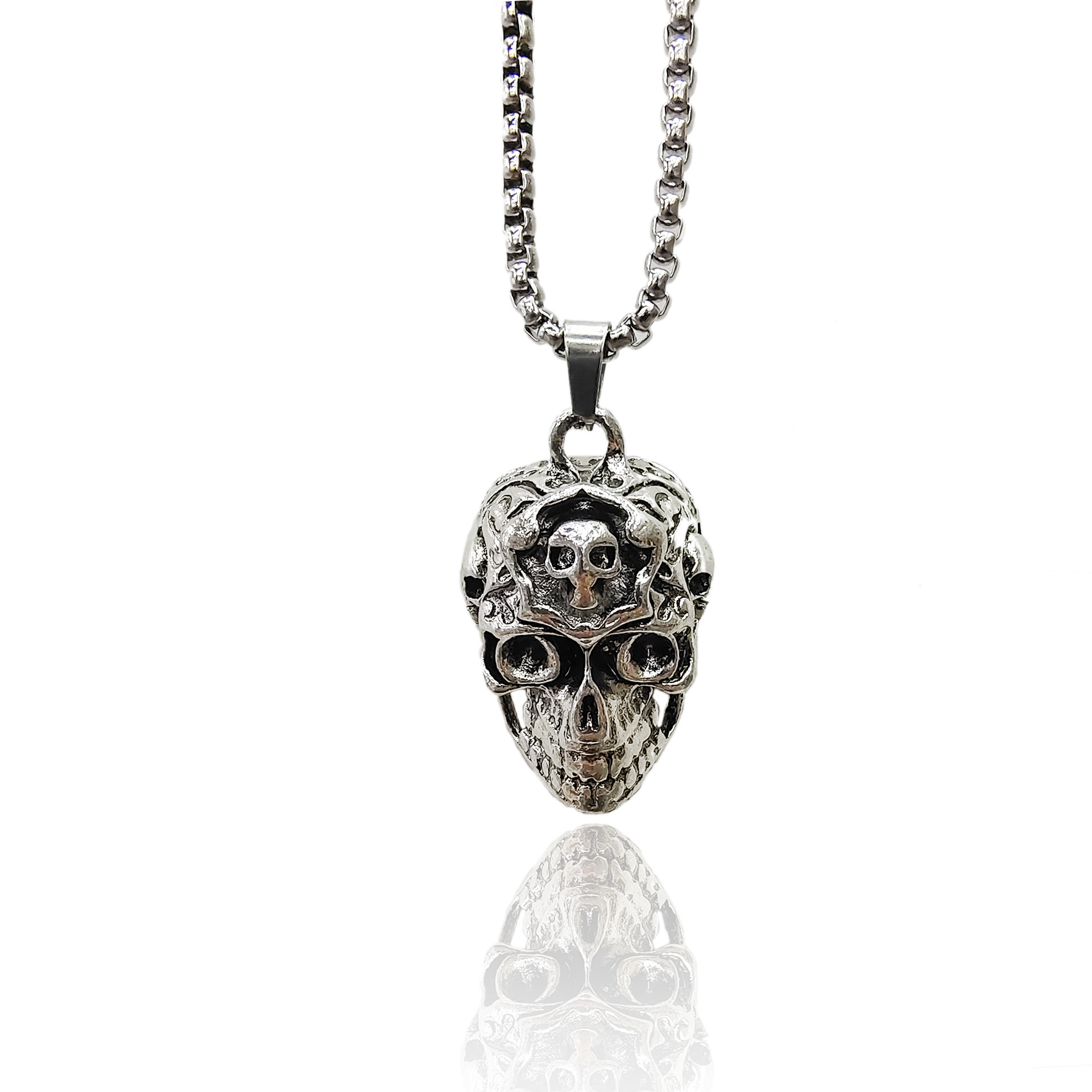 Net Red Men's Necklace Europe And The United States Military Brand Necklace Sweater Chain Stainless Steel Necklace Alloy Skull Pendant Wholesale