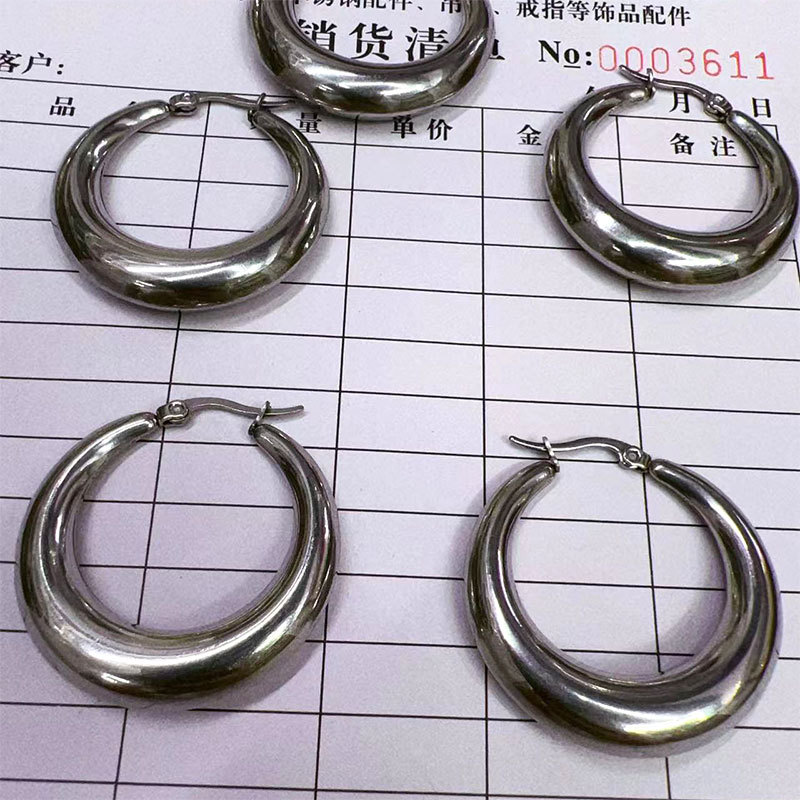 Exaggerated geometric crescent-shaped semi-circular hollow earrings, stainless steel ear rings and earrings from Amazon e-commerce in Europe and America are cross-border details Picture