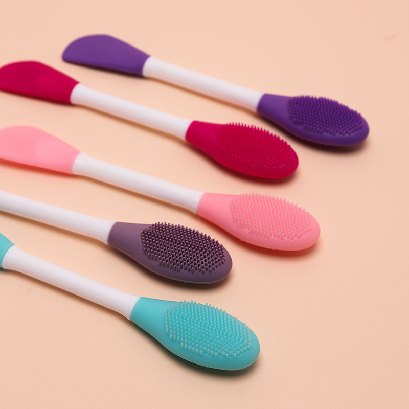 Double-headed silicone multi-functional mask brush, makeup brush, facial cleaning, massage, cleansing, and mud mask special, soft foam applicator, exclusively for export Application Scenario