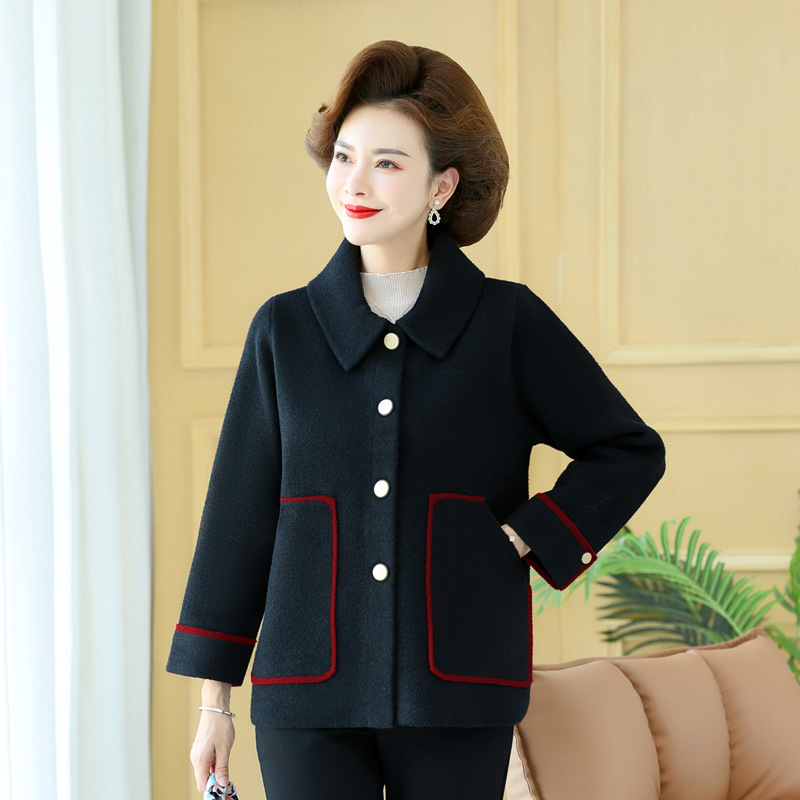 The 2023 new style of stylish knitted top for middle-aged mothers in autumn and thin base layer sweaters for middle-aged and elderly women in spring and autumn Application Scenario
