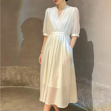 高级感法式长款v领白色裙子女夏季设计感小众气质显瘦收腰连衣裙