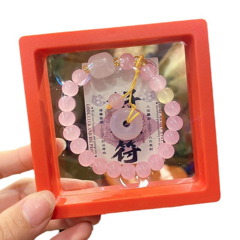 New Year's wealth-attracting bracelet, a niche design with a high-end feel, is available for wholesale. It's a big red New Year accessory for women