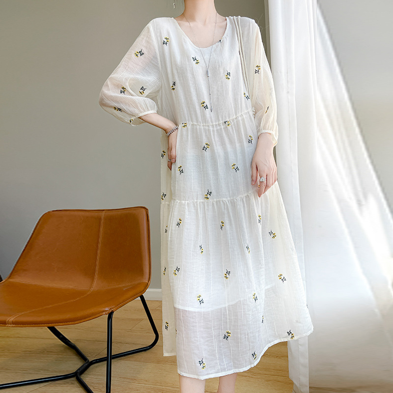 French-style high-end embroidered dress for women, a new summer dress with a high-end feel, three-quarter sleeves, and a vacation-style casual long skirt Specification image