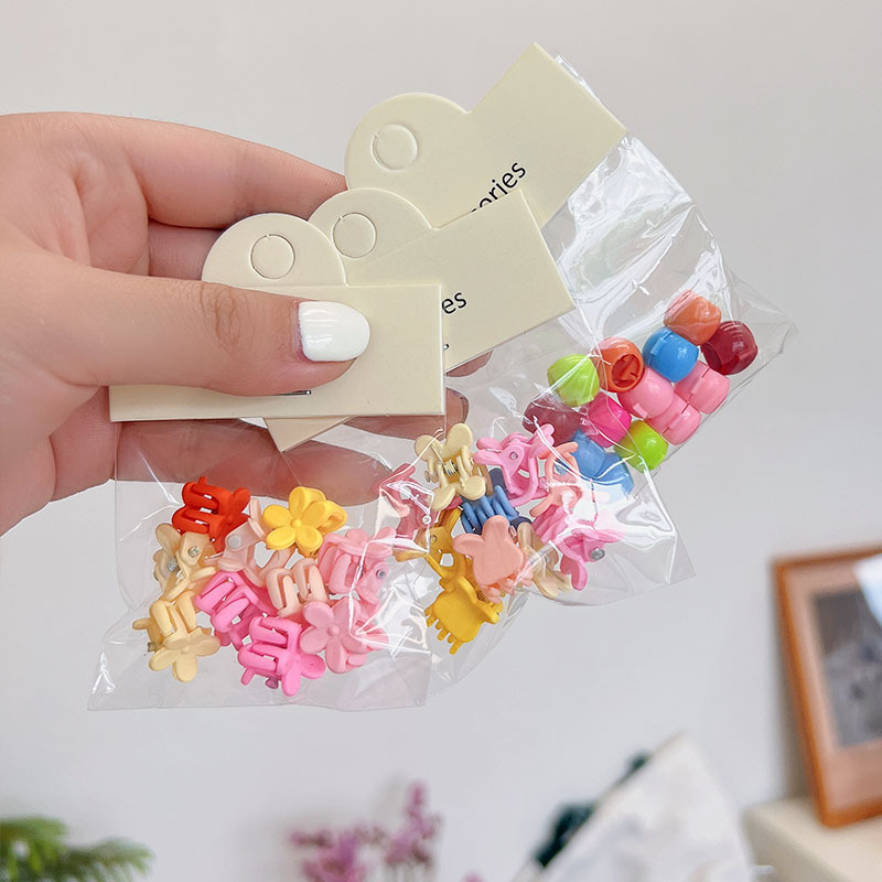 New candy-colored hanging bag, mini clip, children's hair clip, little girl's hair clip, princess small grab clip, cute hair grab Application Scenario