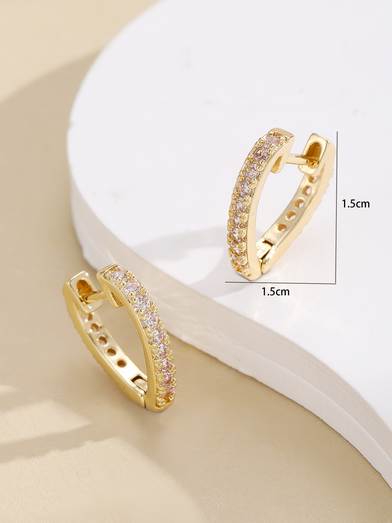 Cross-border best-selling Korean-style fashionable and trendy retro earrings and ear buckles, cute chanel-style, slightly inset rhinestones, elegant ear rings for women details Picture
