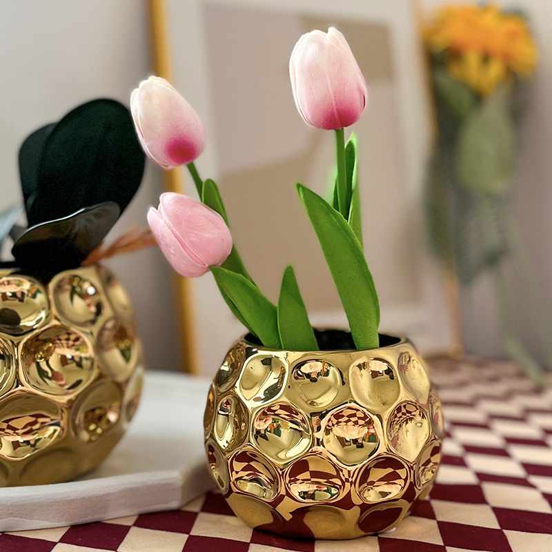قطعة من غرفة المعيشة فندق فندق في حوض من الذهب والبلاط الذهبي الكبير الحجم، الذي يحتوي على كميات كبيرة من اللحم والنحاس من العيار الكبير Application Scenario