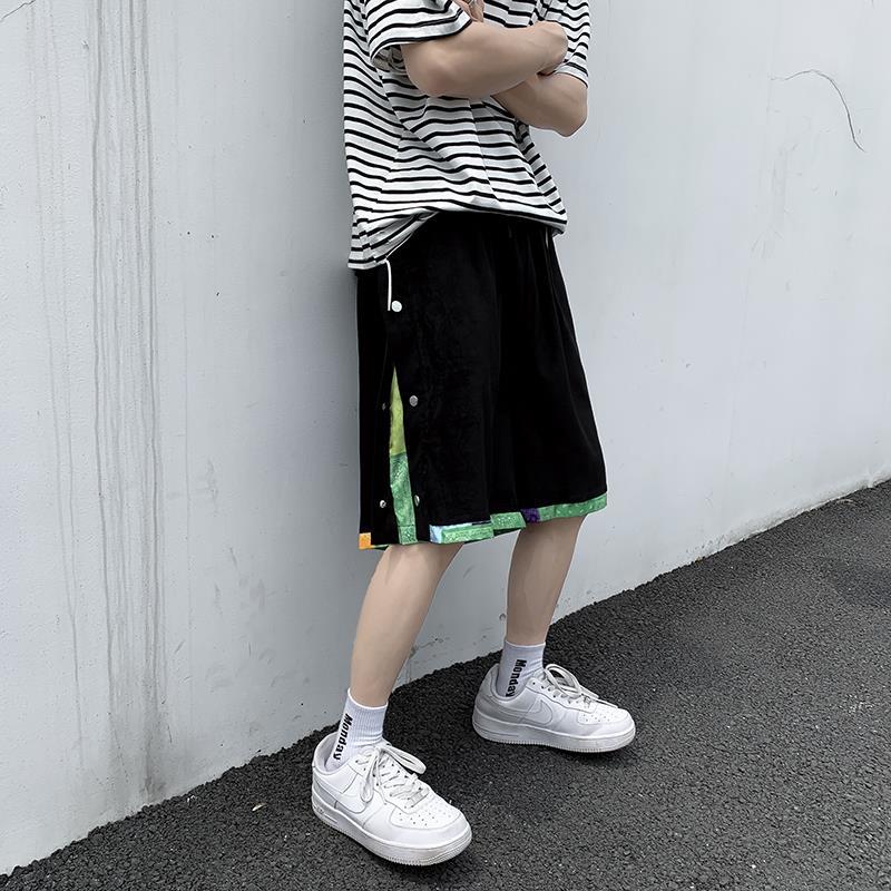 Two pairs of light breasted short pants with Chinese fashion cashew and flower patterns, summer loose and casual straight-leg trendy five-point beach pants for men Application Scenario