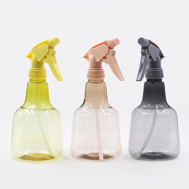 A manufacturer of transparent plastic sprayers, transparent bottles and jugs, and horticultural irrigation tools for self-sale Application Scenario