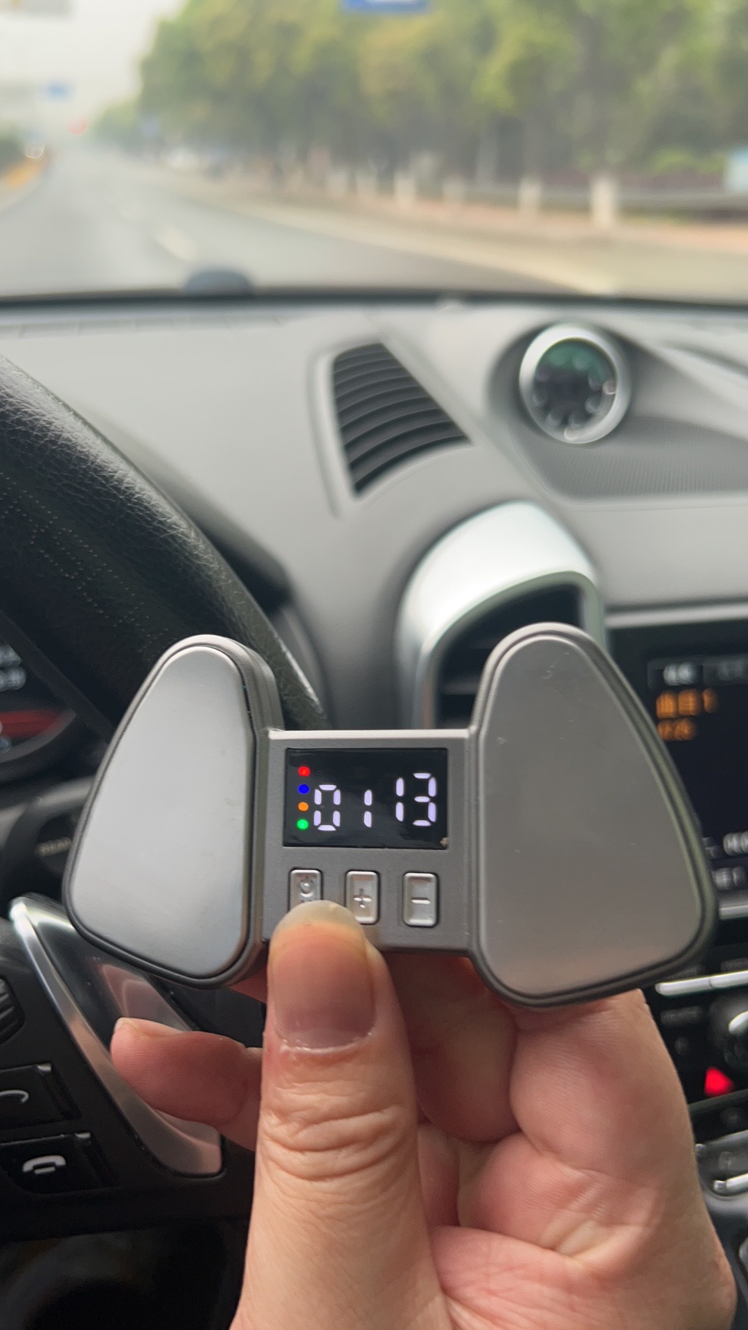 New fingertip joint relaxation device Item Picture