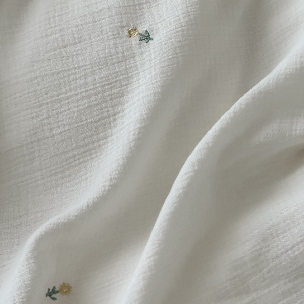 Nordic fresh and light striped all-cotton yarn-dyed double-layer gauze four-piece set, cute puppy embroidered loose washed gauze Application Scenario