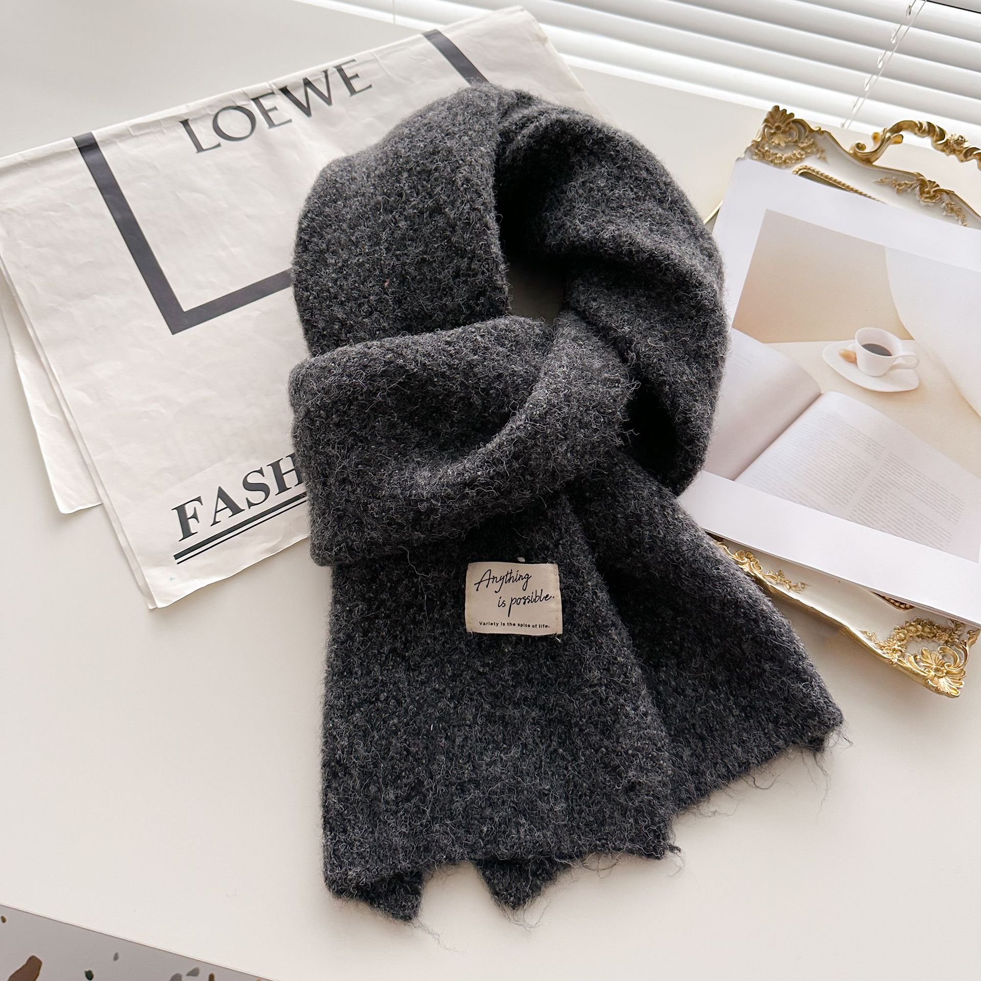 2024 New retro red Wool Scarf: Women's autumn and winter Korean-style warm knitted scarf, creating a cozy atmosphere Specification image