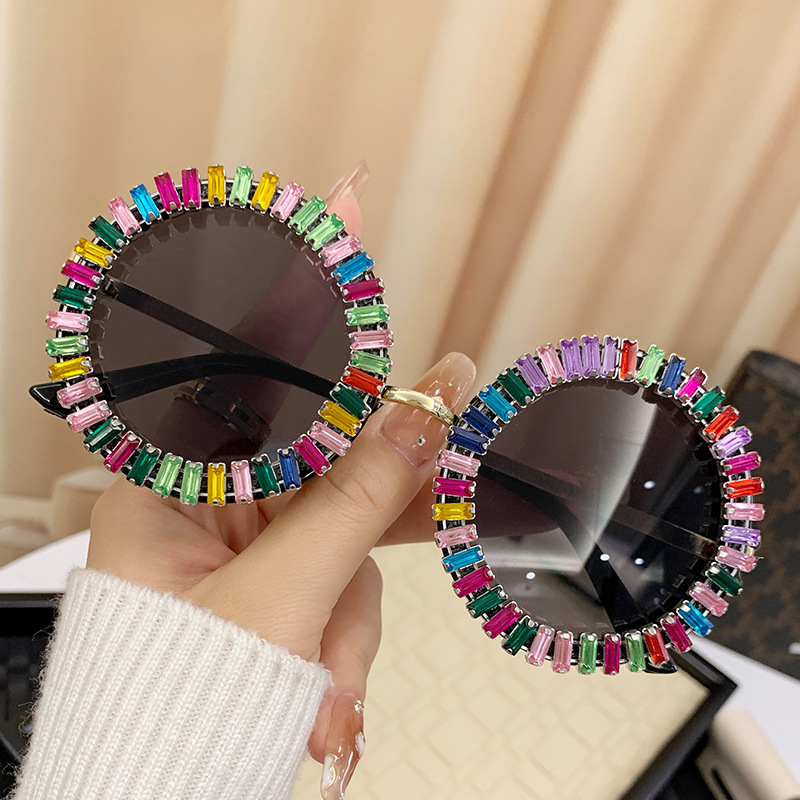New European and American fashionable diamond-encrusted round-framed sunglasses for both men and women, wholesale metal sunglasses from the manufacturer Specification image
