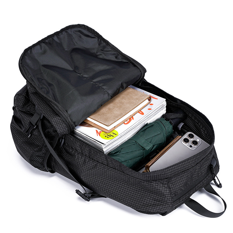 Cross-border large-capacity outdoor bags, mountaineering backpacks, water-resistant travel bags, skiing, camping and hiking sports backpacks Application Scenario