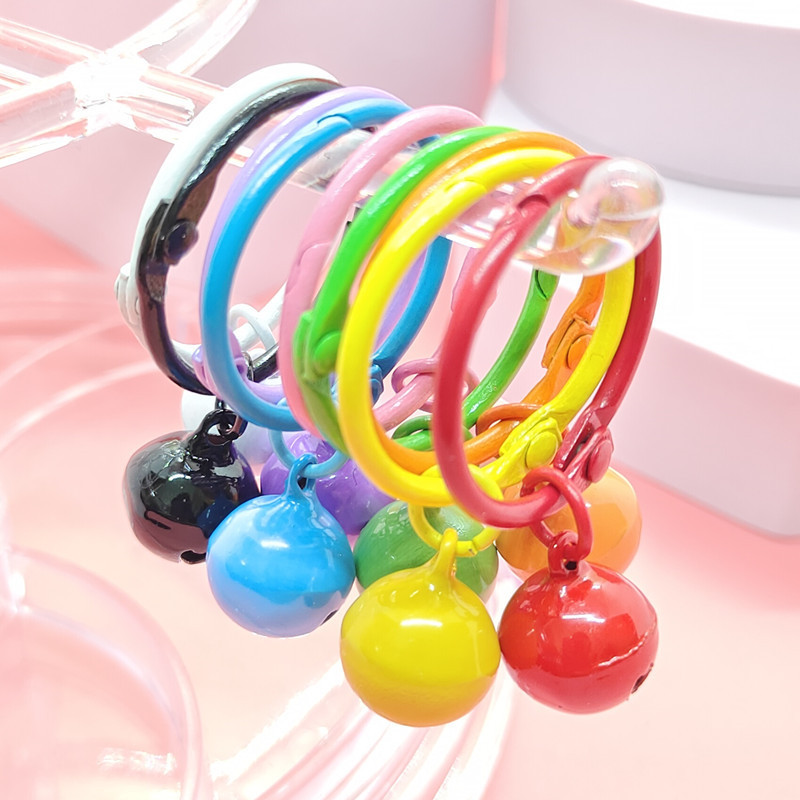 Cute little flower car keychain ring, ins fresh and colorful bell women's bag pendant small gift Application Scenario