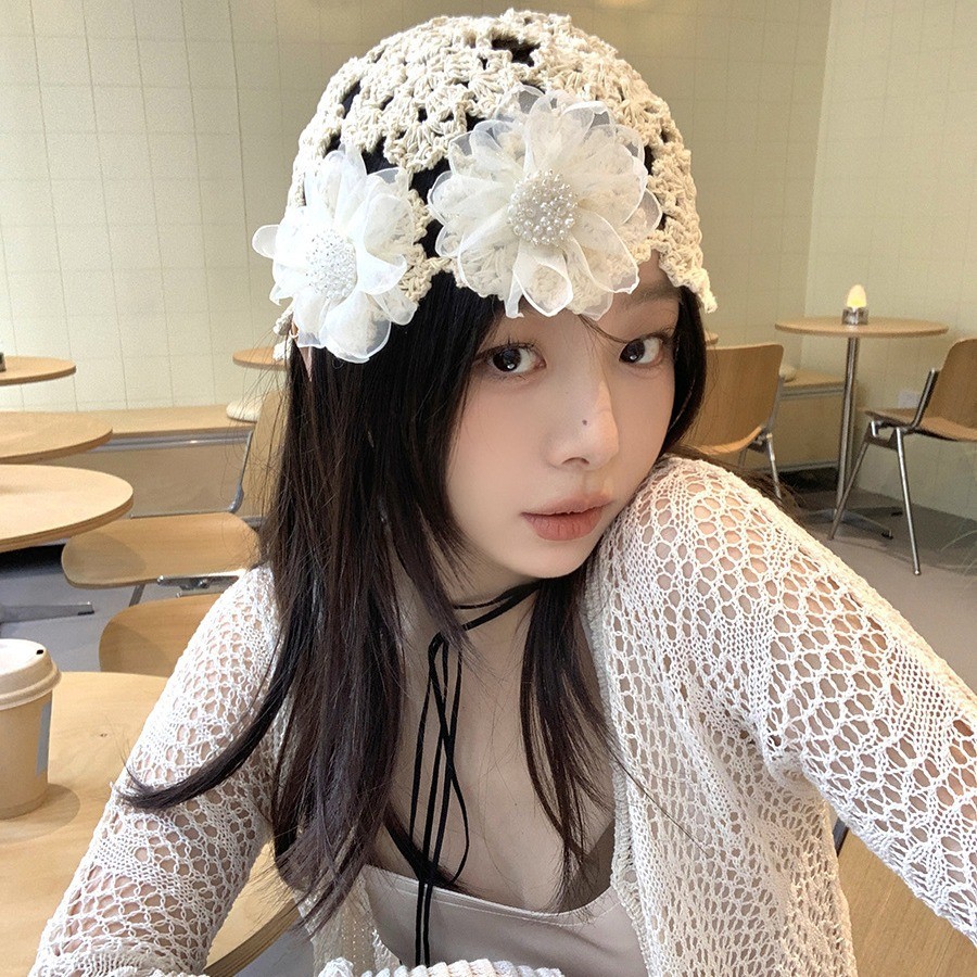 Summer thin Korean-style hollowed-out pearl flower hand-knitted headpiece hat for women, sweet, cute, fashionable and niche hat Application Scenario