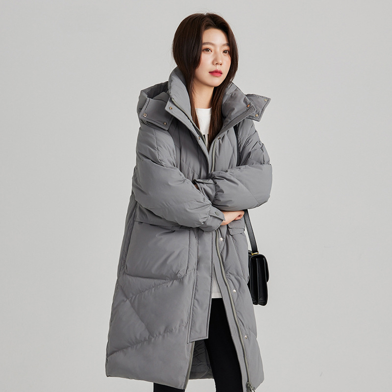 The 2022 winter new style of women's mid-length down jacket with a hooded Korean version, thickened, slimming, casual, fashionable and warm coat trend