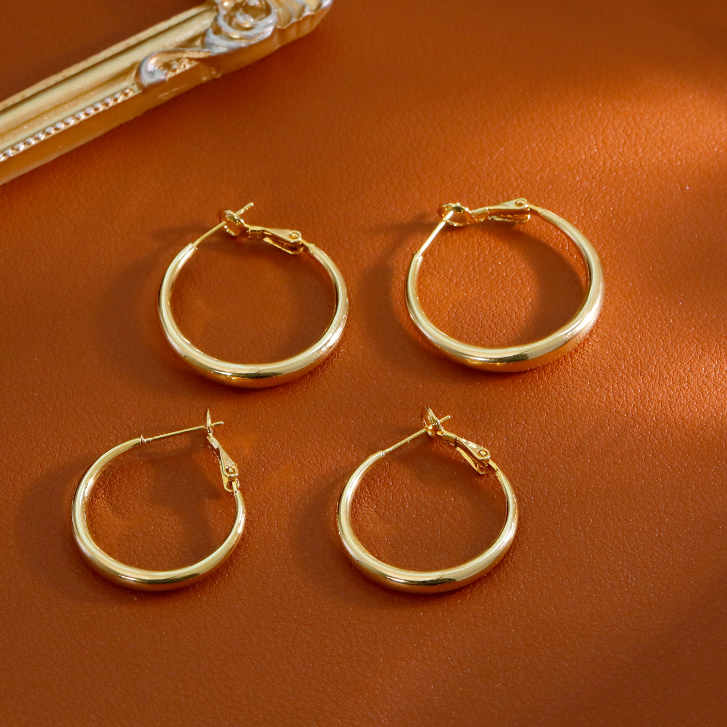 Hyacinth rose, Liu Yifei's same style circle earrings, large circle earrings, women's ear rings, plain circle earrings, new 2024 bestseller earrings Application Scenario