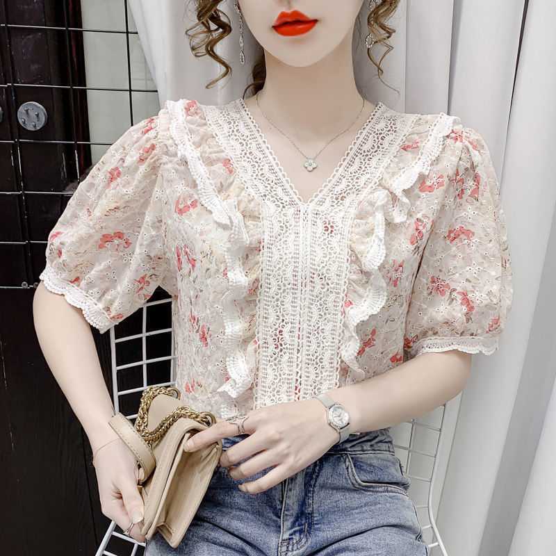 The 2022 summer new lace-trimmed chiffon blouse is stylish and retro with embroidered floral patterns. It's a trendy short-sleeved top for women Specification image