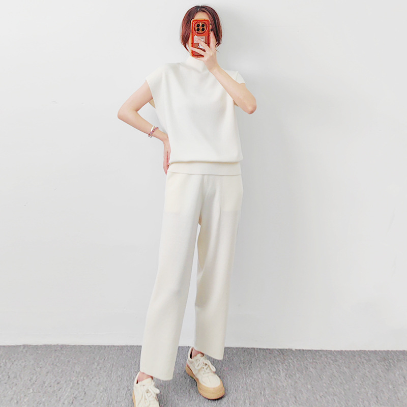 Advanced slimming 16-stitch fine imitation wool women's knitted pants Casual leg straightening 9-inch radish pants Application Scenario