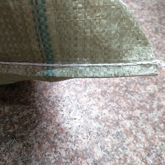 Yiwu in-stock grey plastic woven bags, snake skin plastic woven logistics box, drop-off and express packaging bags 120*150 Application Scenario