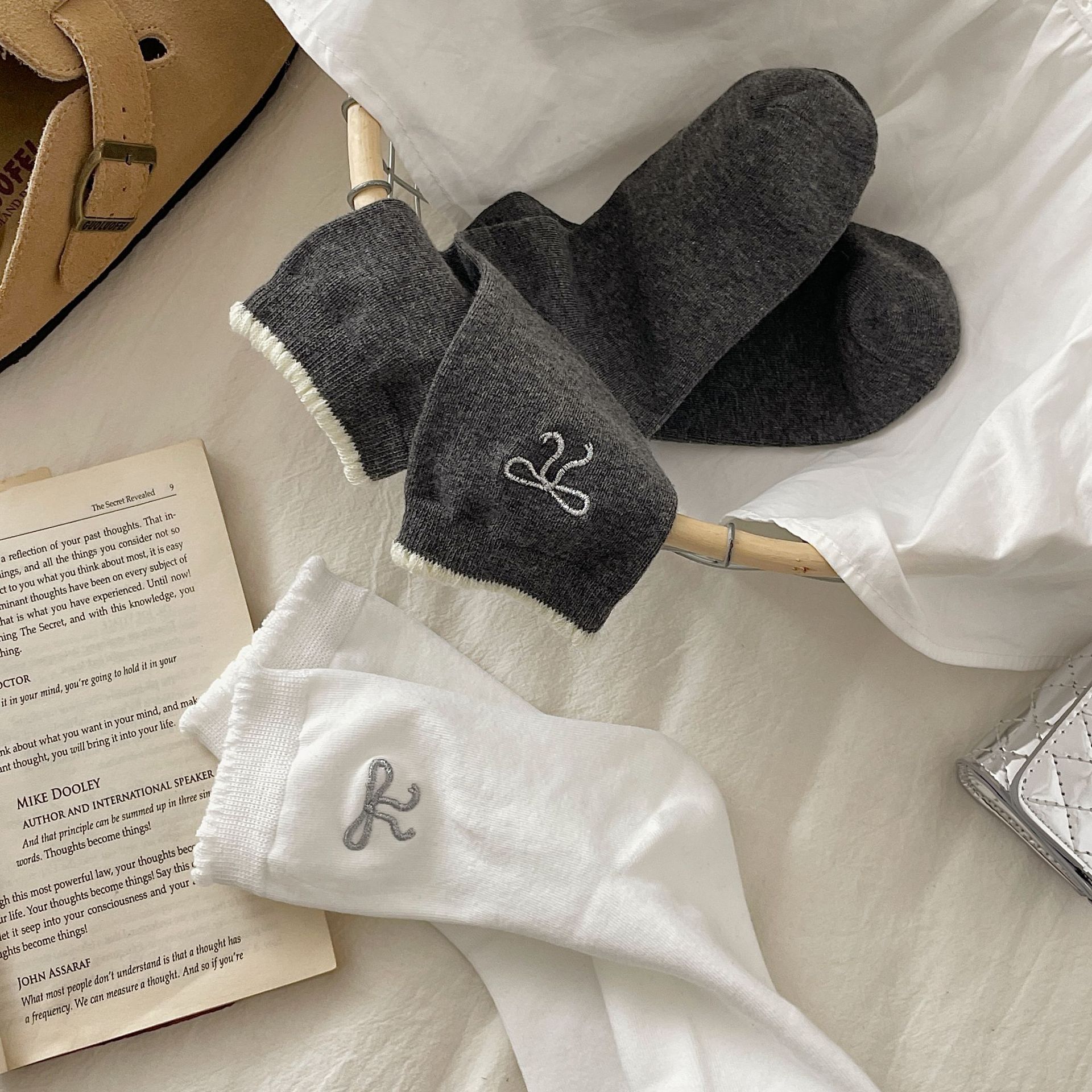 One-piece consignment of socks from the street stall: ballet-style lace embroidery bow socks, combed cotton Japanese-style miu style white mid-calf socks, grey pile socks pic 30