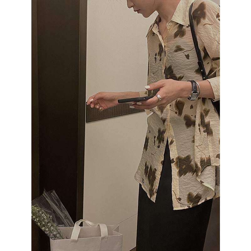 Su Yu Early Autumn 2022 New Lapel printed and Dyed Shirt Korean-style casual Loose long-sleeved shirt for women 2674 details Picture