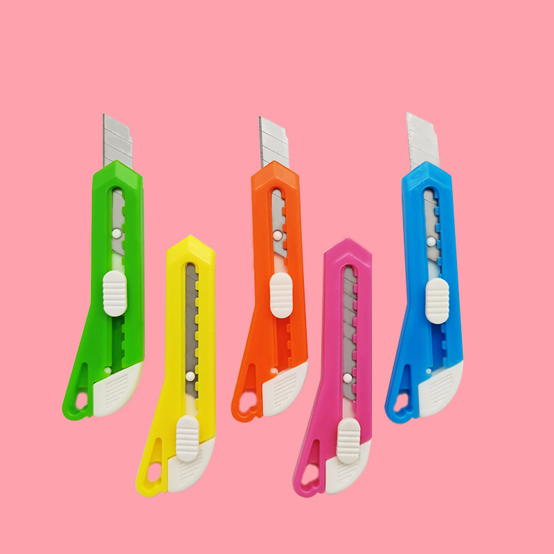 Factory wholesale stainless steel mini utility knives, small candy-colored convenient express unboxing knives, paper cutting and wallpaper knives Specification image