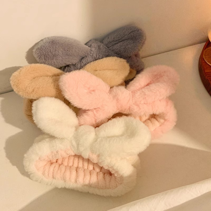 Soft and cute ~ Home cartoon plush rabbit ear hair band, face wash and grooming hair band, women's bow headband and headwear Application Scenario