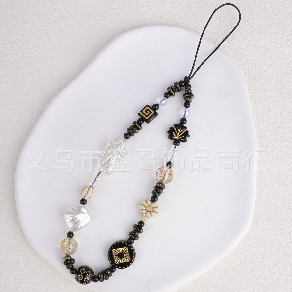 New summer fresh and sweet fairy mobile phone chain with diamonds, pearls, flowers and butterflies as a mobile phone pendant Item Picture