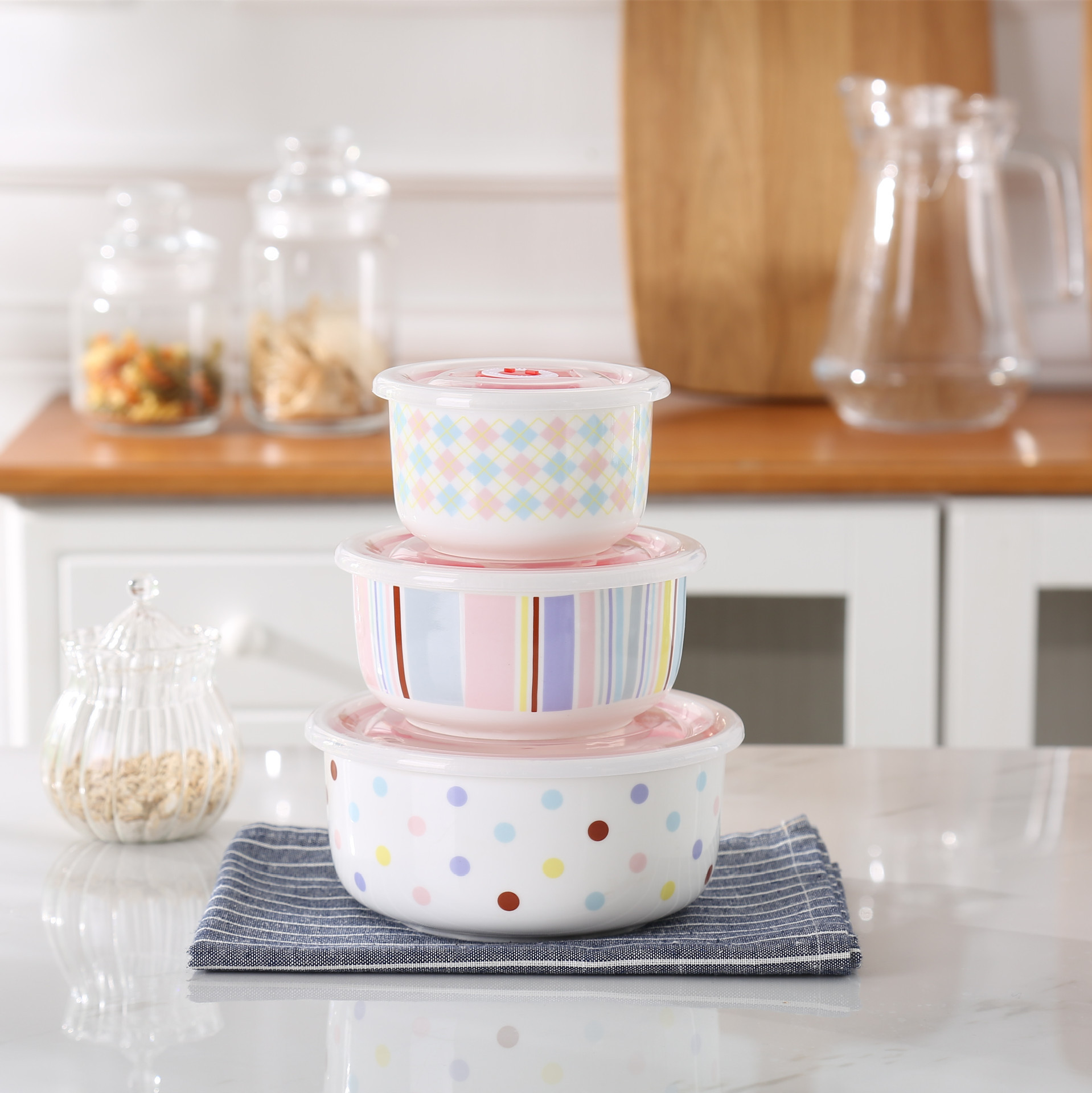 Three-piece ceramic fresh-keeping bowl set