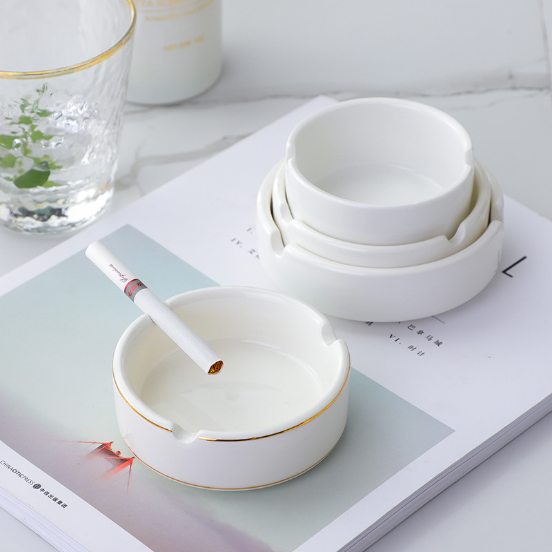 Pure white ashtrays for hotels and guesthouses, gold-edge ceramic cigarette cups. Ashtrays for restaurants, hotels and eateries support logos Application Scenario