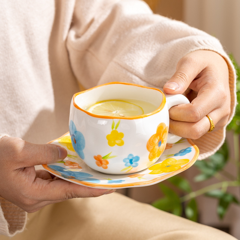 Cute and fresh hand-molded coffee cups and plates, girlish mugs, afternoon tea ceramic cups, hand-painted cups with high appearance standards Application Scenario
