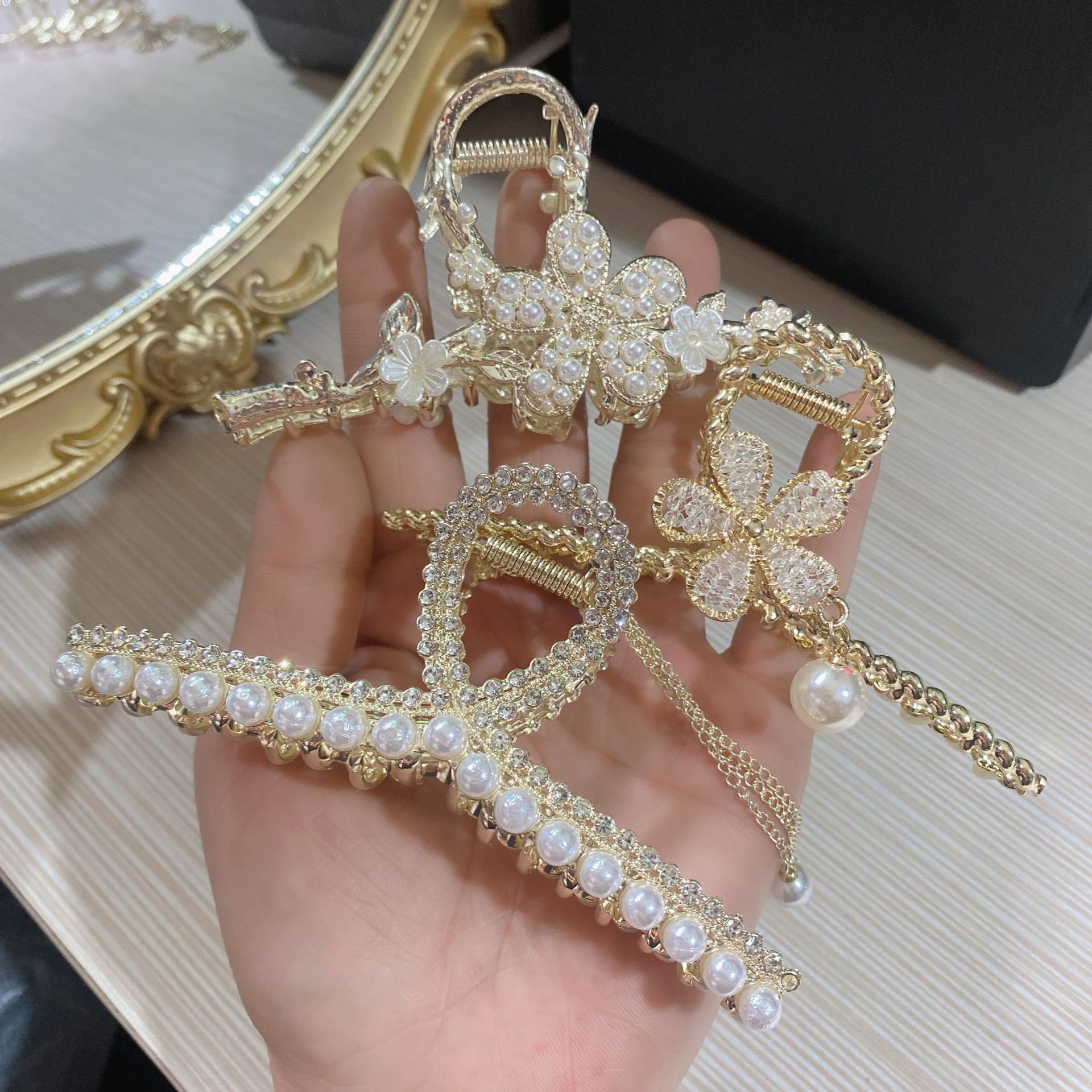 大号金属抓夹高级感满钻合金后脑勺盘发抓时尚珍珠发夹鲨鱼夹发卡