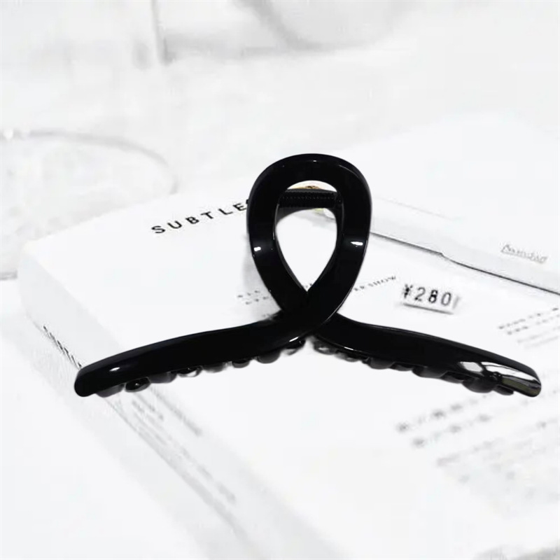 A variety of specifications of bright black cross hair grips, classic plastic ribbon hair clips, jelly champagne transparent color PC are in stock pic 28