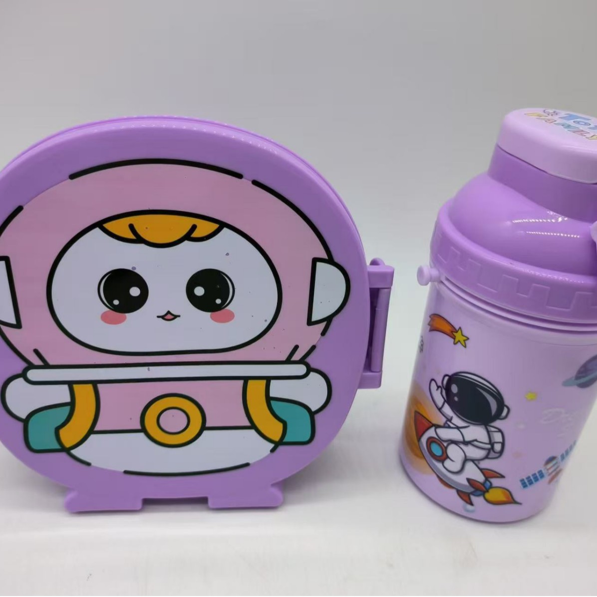 Wholesale of new creative cartoon cute children's water bottles, bento boxes, lunch boxes, water cups, cartoon lunch boxes and fruit boxes Item Picture