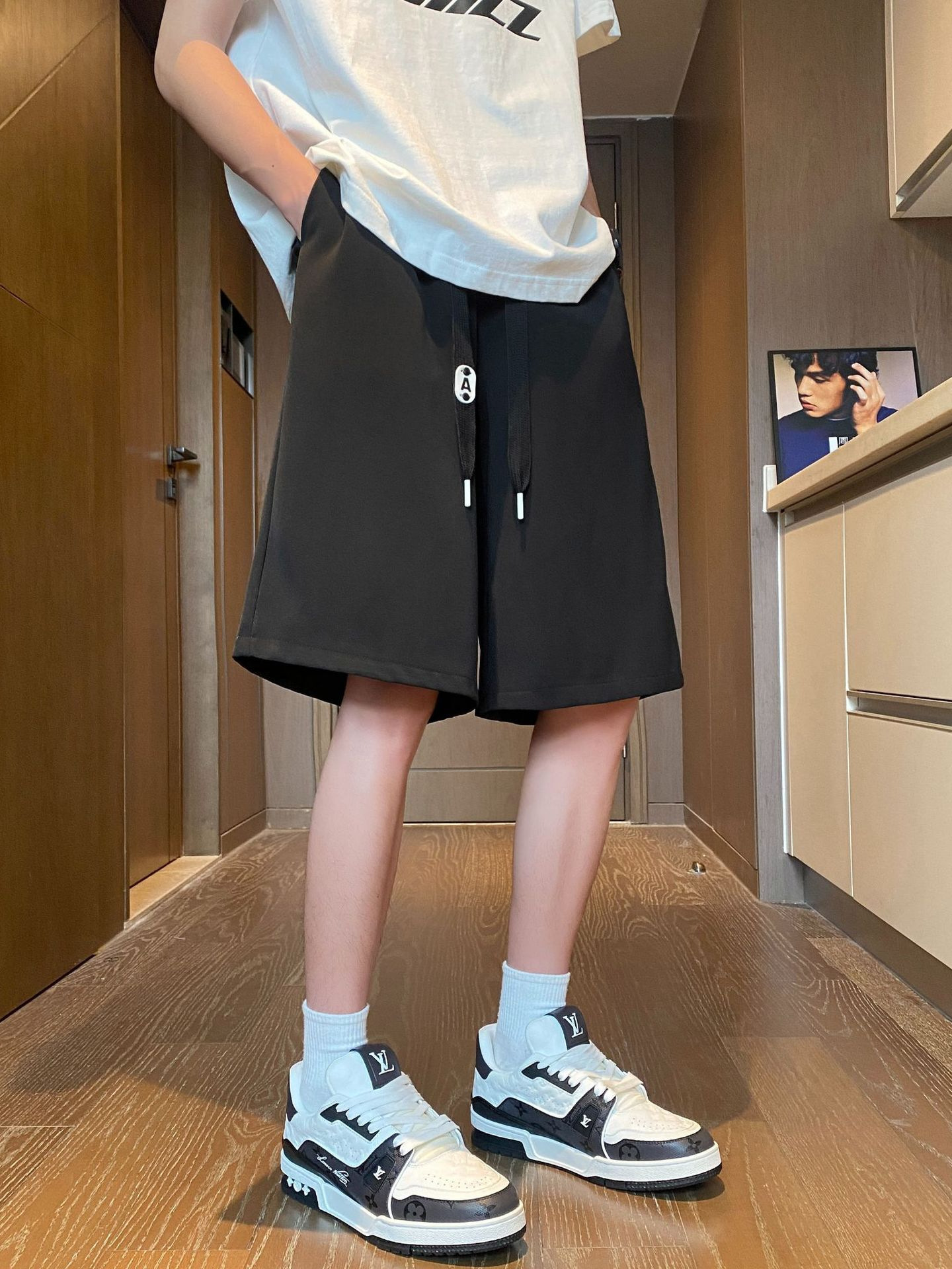 National trend solid-color casual shorts, new summer 2024 collection, youth straight-leg capri pants, men's large-sized beach underpants Application Scenario