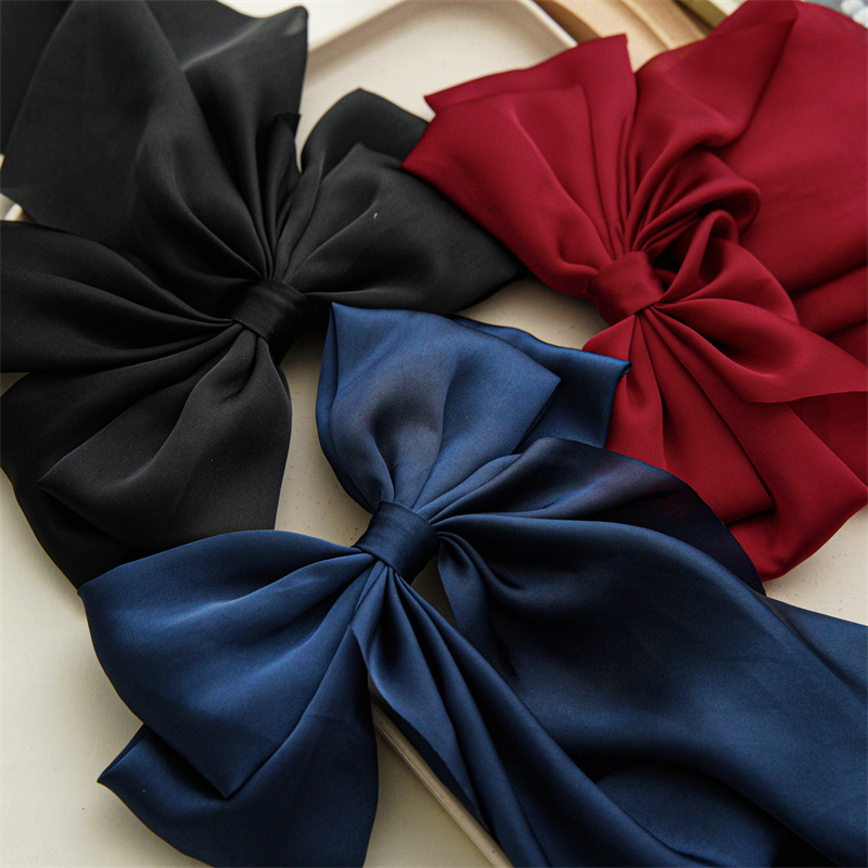 French Hepburn style silk ribbon large bow hair clip, women's versatile spring clip texture hair clip, high-end hair accessory details Picture