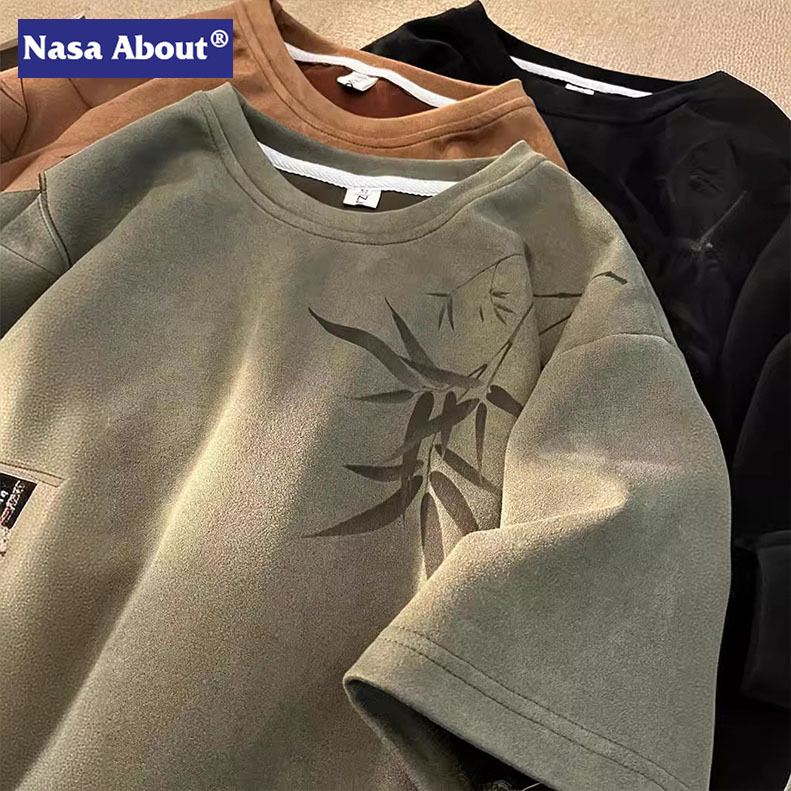 NASA's new Chinese-style short-sleeved T-shirt for men in summer is a heavyweight brand with pure cotton and bamboo prints. It features loose half-sleeved sleeves and a traditional Chinese style NASA's new Chinese-style short-sleeved T-shirt for men in summer is a heavyweight brand with pure cotton and bamboo prints. It features loose half-sleeved sleeves and a traditional Chinese style