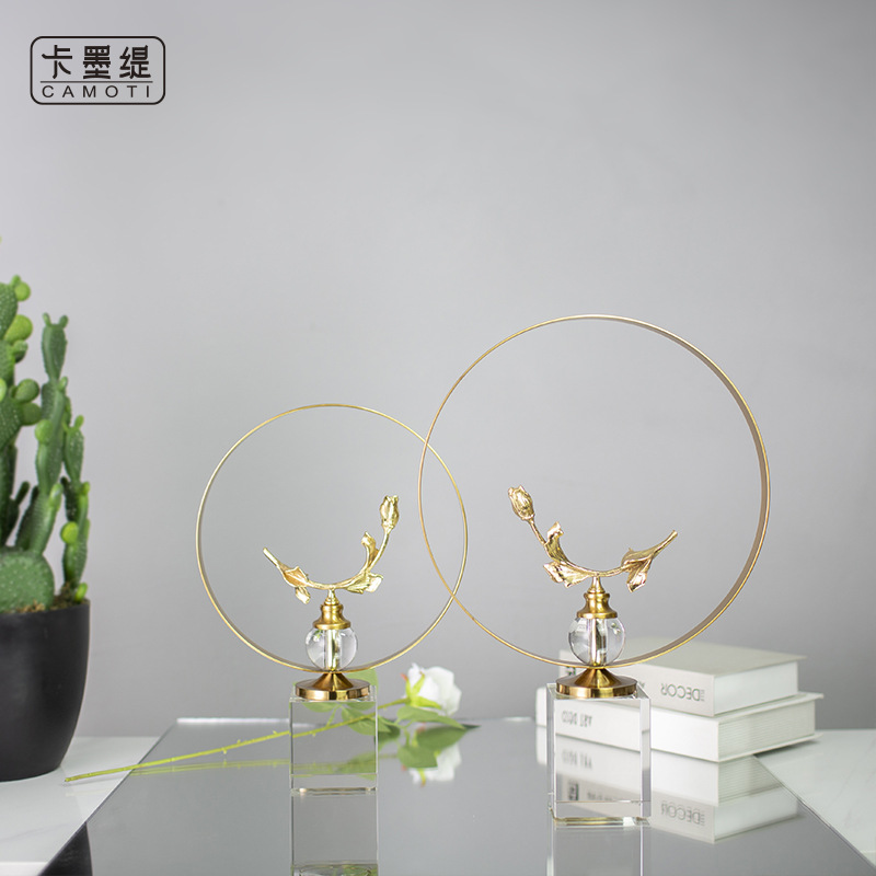 Creative modern and simple home handicrafts, crystal ornaments for living rooms, office desks, artistic decorative arrangements details Picture