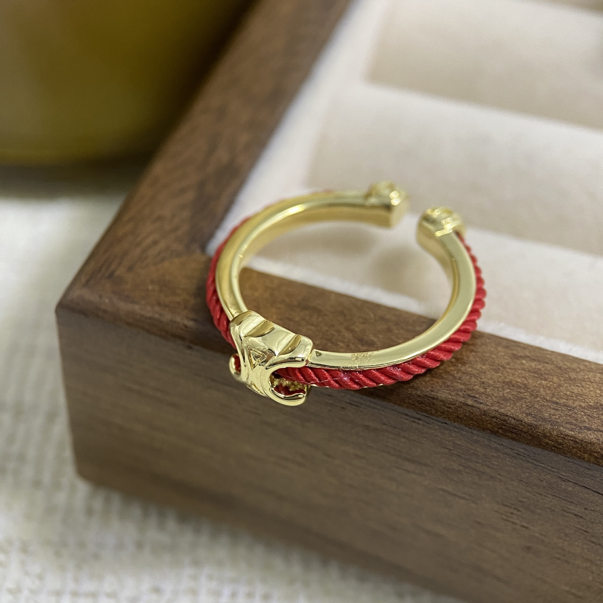 New Year Red Letter H Ring Red Rope Simple All-Matching White Ring Spice Girl Wind Opening Adjustable Index Finger Female Application Scenario