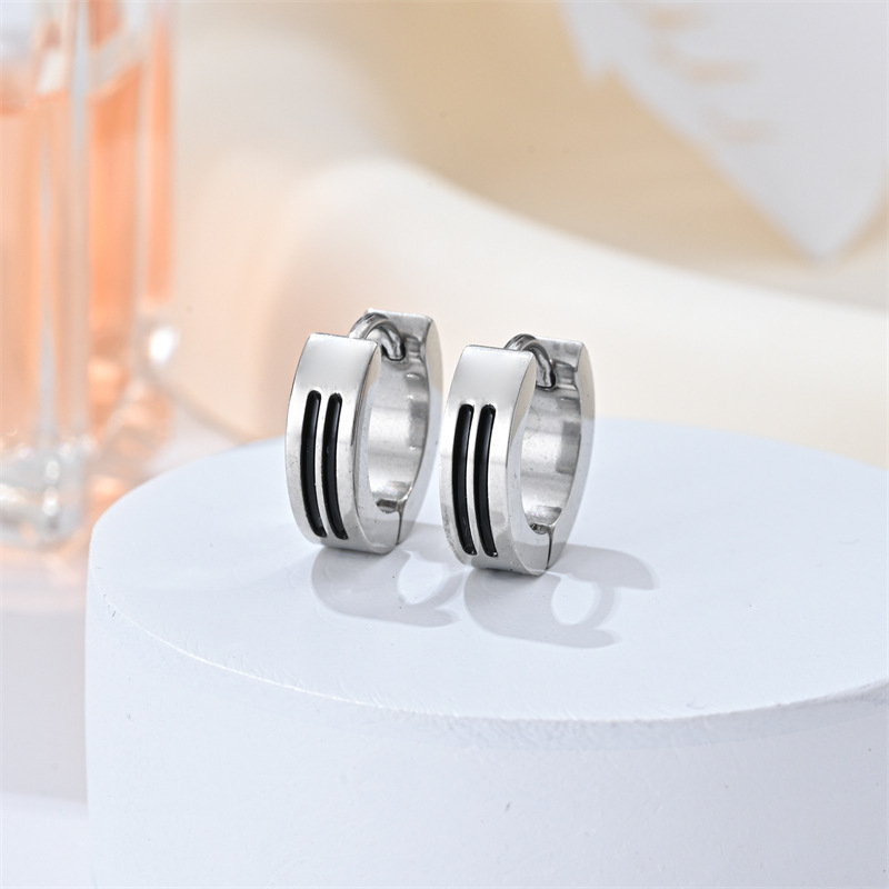 Cross-border simple stainless steel hand-polished, corrosion-filled and oiled earrings and earrings, men's trendy Korean-style versatile ear ring accessories Specification image
