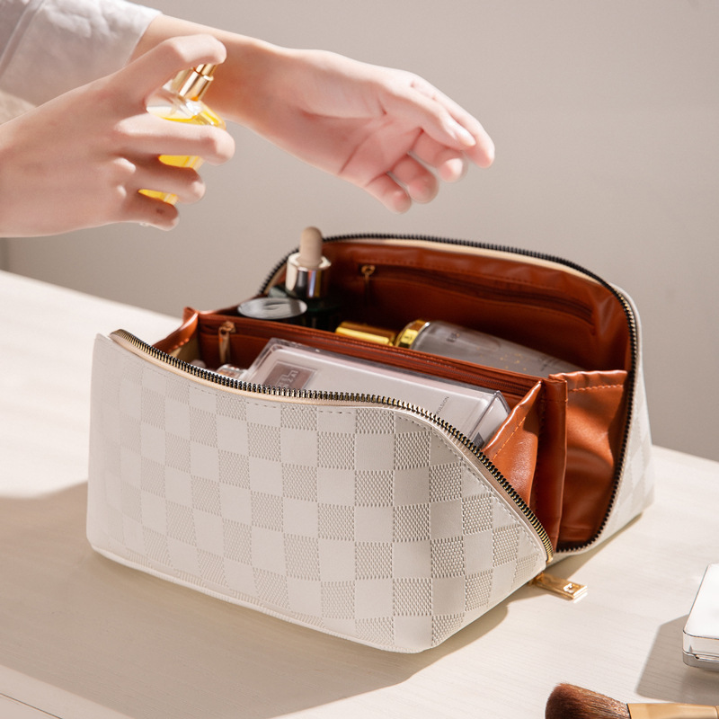 Organ pillow, makeup bag, multi-functional waterproof hand-held toiletries bag, Instagnetiz-style cosmetics storage bag wholesale details Picture
