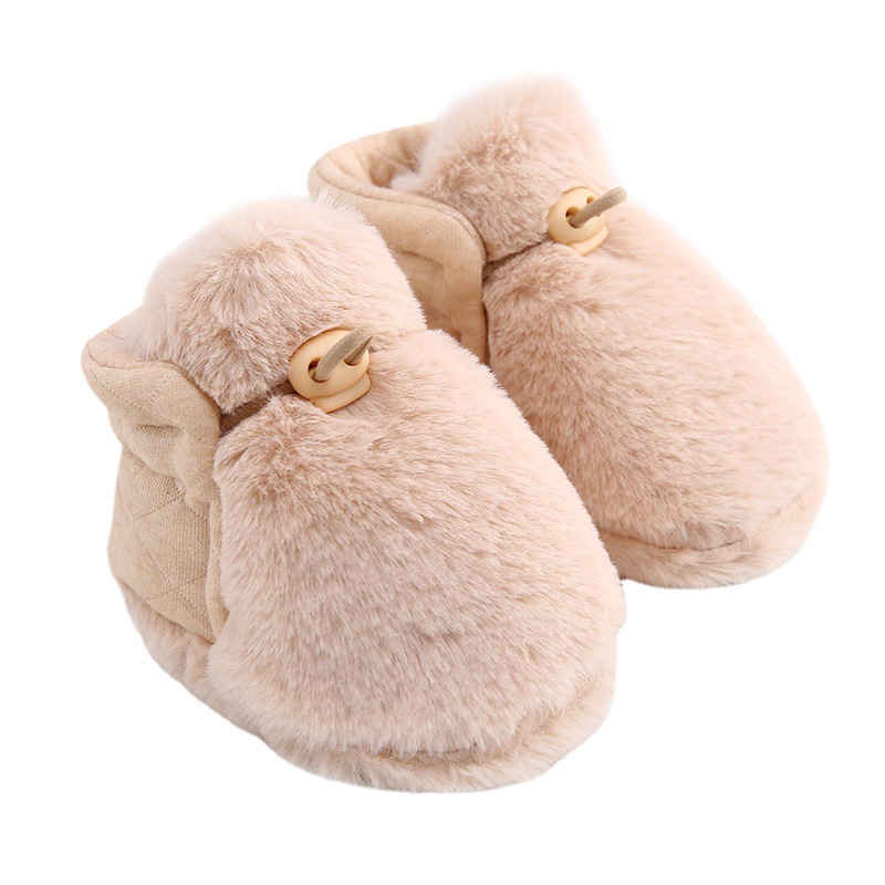 For autumn and winter, wear baby shoes on both sides. Add thick cotton shoe covers. Warm socks and shoes for newborns. Soft-soled shoes for babies won't fall off before walking Item Picture