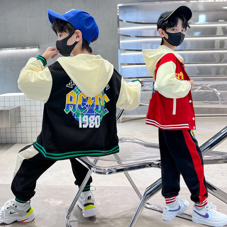 The 2022 new Zhongda Children's Autumn and Winter Collection for Boys, a two-piece set with a cap and a sports jacket details Picture